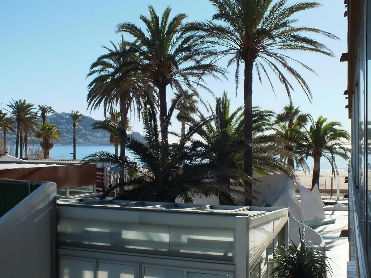 Apartamento En Primera Linea De Playa Con Piscina Y Terraza En Roses - Es-204-5 아파트