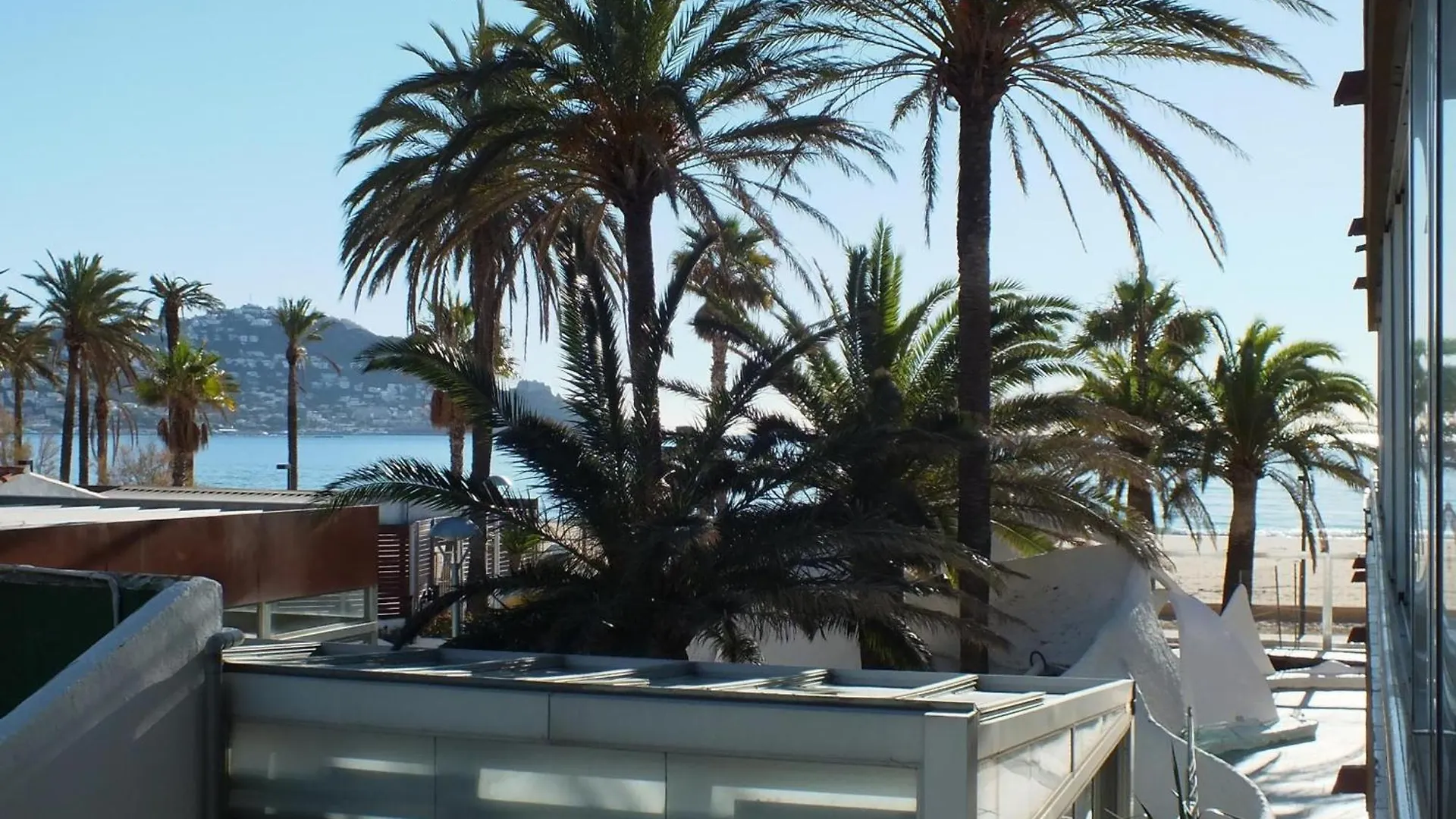 Apartamento En Primera Linea De Playa Con Piscina Y Terraza En Roses - Es-204-5